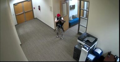 the heavily armed shooter, 28-year-old Audrey Hale, a former student of the Covenant School enters to school in Nashville, Tennessee.