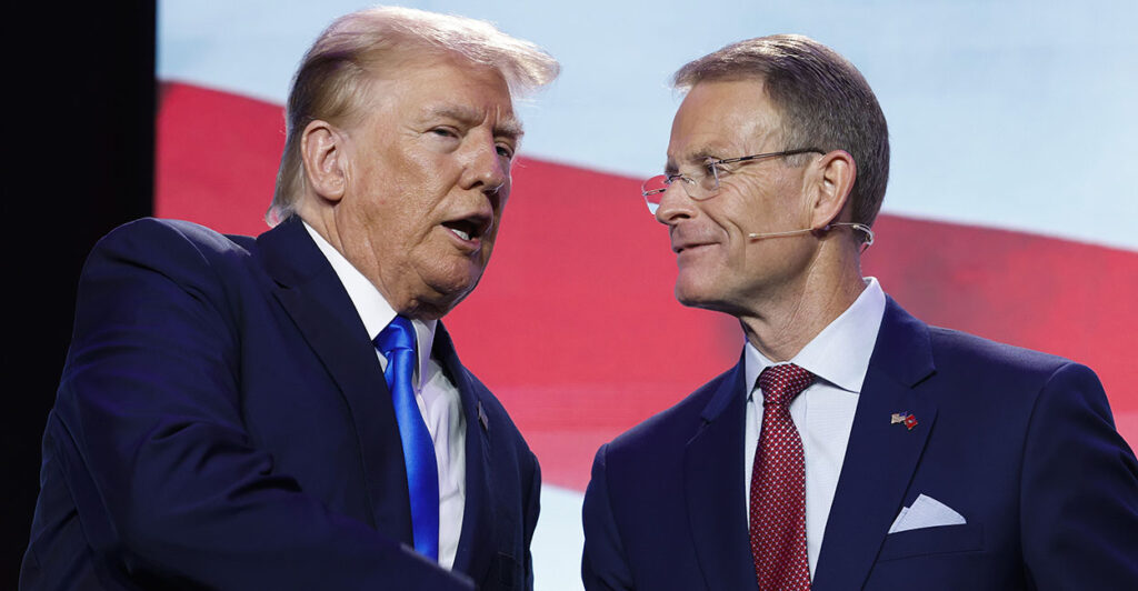 Donald Trump and Tony Perkins in suits