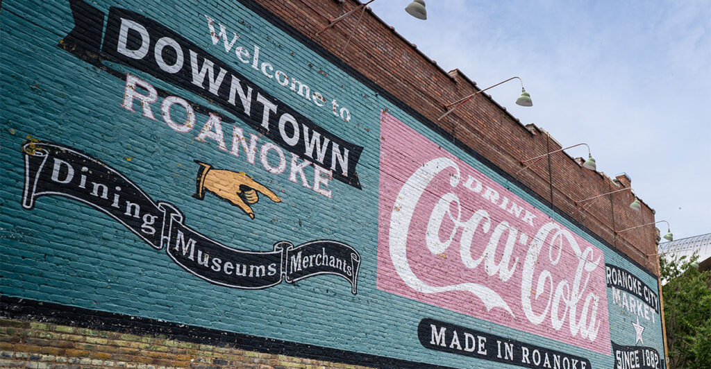 Sign that reads "Welcome to Downtown Roanoke."