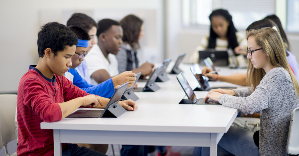 (FatCamera via Getty Images)